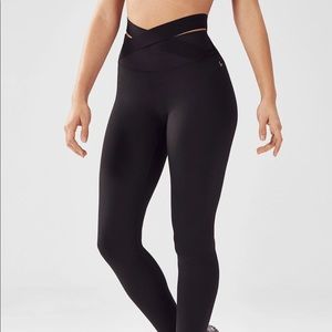Fabletics HW statement power hold leggings